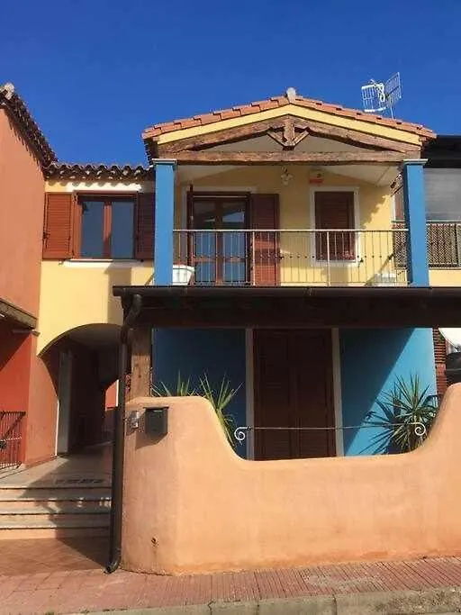 Bilocale 10 al mare con veranda Àrbatax 0*,