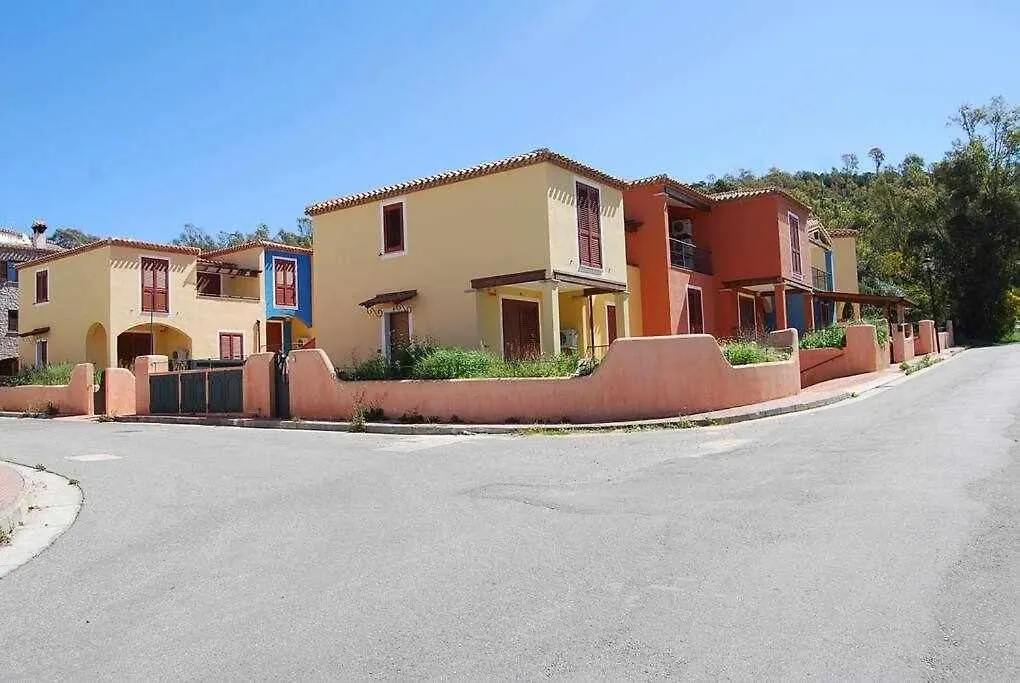 Appartamento Bilocale 10 al mare con veranda Àrbatax Italia