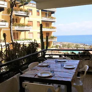 https://appartamento-miramare-san-lorenzo-al-mare.hotelitalianriviera.com
